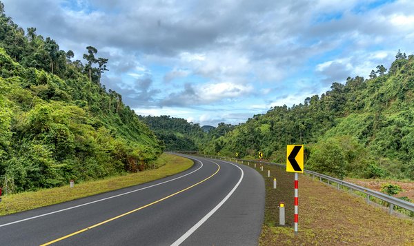 Quels sont les critères pour choisir un bon kit de protection pour les bras sur une moto de cross ?