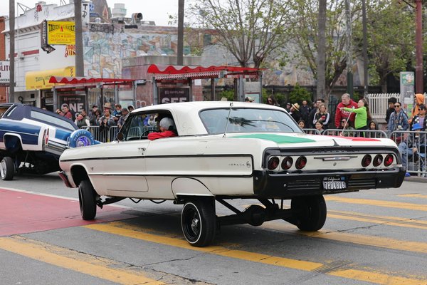 Quels sont les avantages des suspensions à gaz pour une moto de touring ?
